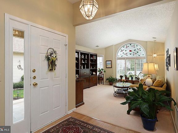 5th image of 1572 Lacebark Rd