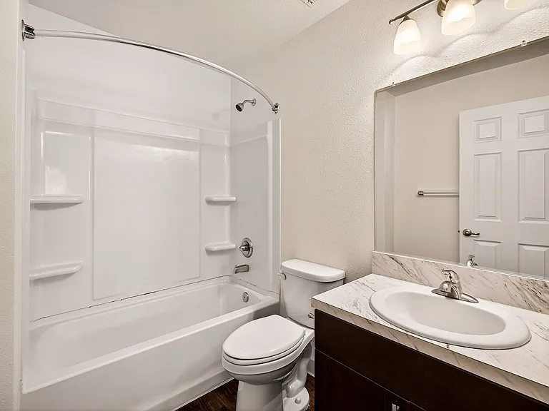 Villa Monterey Apartments — Photo 24
