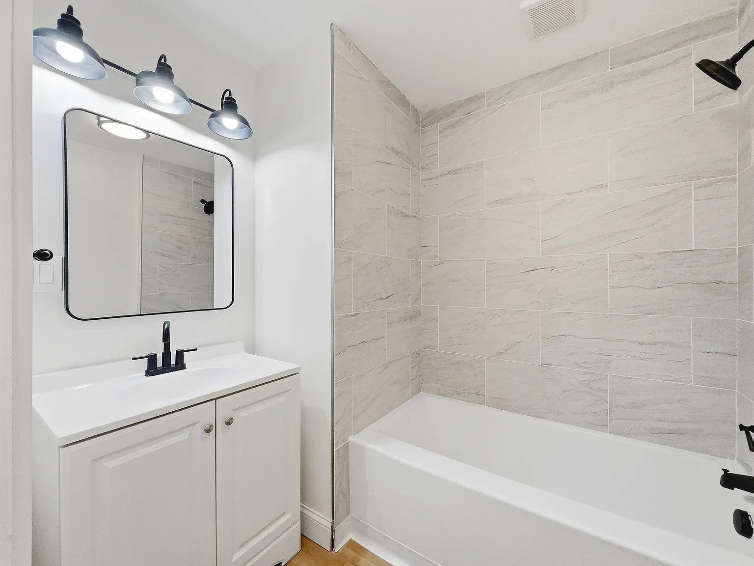 329 West Muir Avenue - 1 — Photo 2