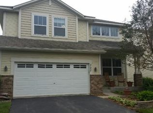 727 Newberry Ln, Chaska, MN 55318