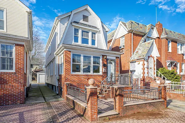 Sold by Suits Realty | media 2