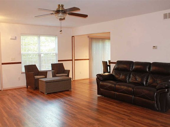 5th image of 1206 Bay Ct #1