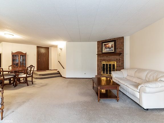 2nd image of 13260 S Country Club Ct APT 1B
