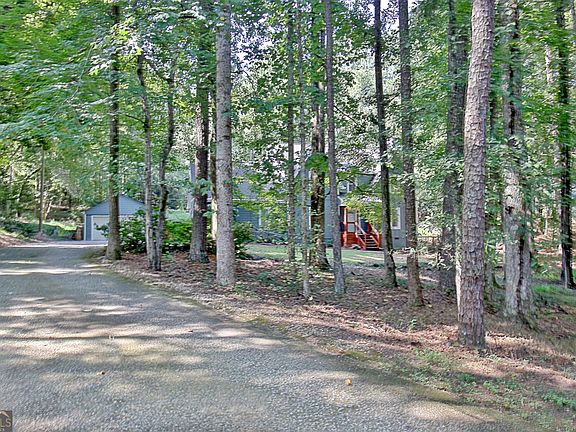 3rd image of 120 Adams Ct