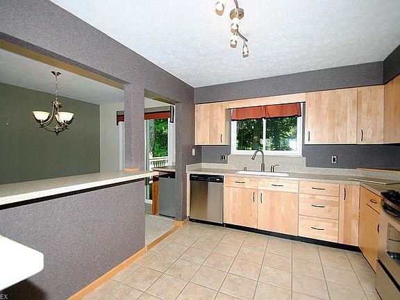 4th image of 11293 Heritage Dr