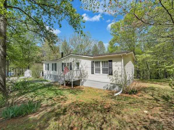 304 Fairdale Dr, Thaxton, VA 24174
