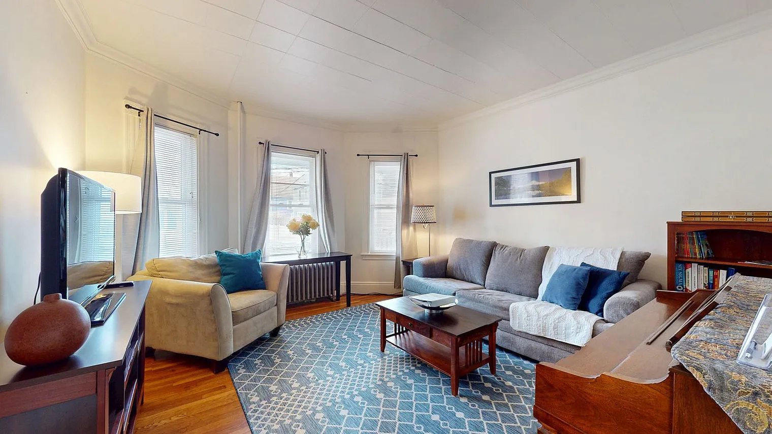 2 bed, 2.0 bath, 1496 sqft, $4,042 — Photo 1