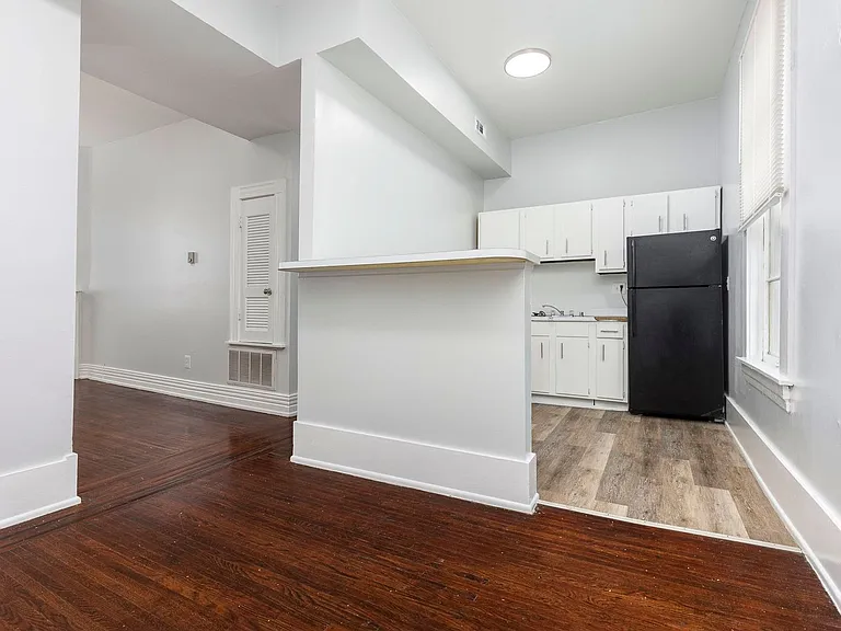 1406 S. 1st Street — Photo 3