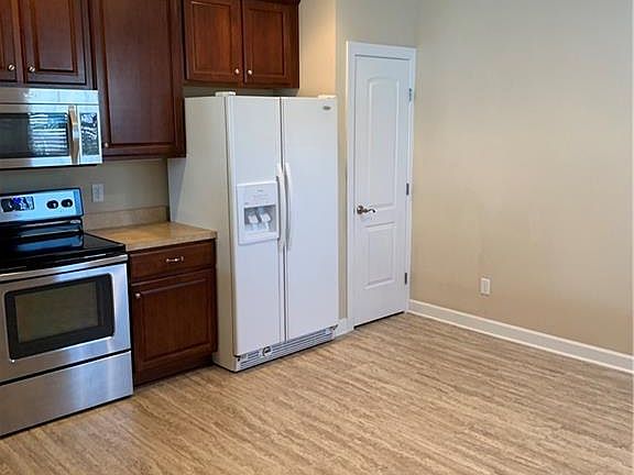 3rd image of 1402 Braemar Crk #1402