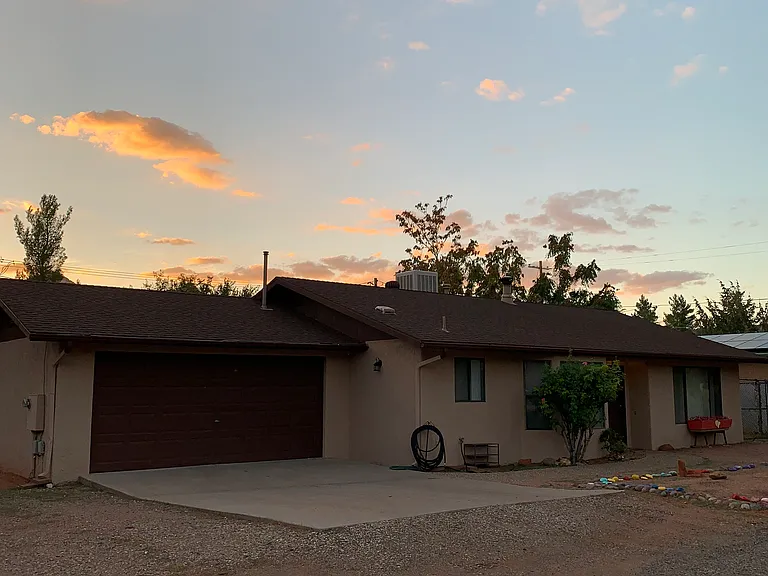 585 Sunset Ln — Photo 5