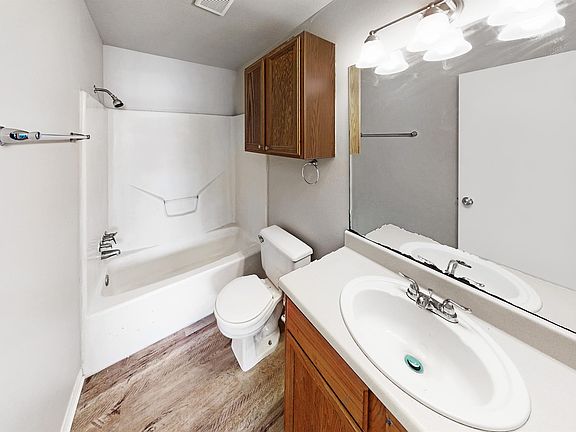5th image of 1206 Vinyard Ct #B