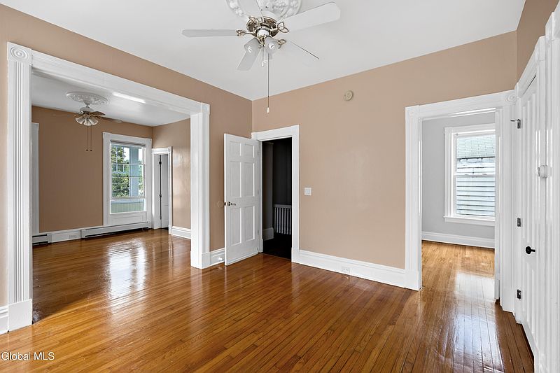 4th image of 30 Sheridan Avenue