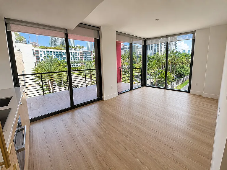 90 NE 32nd St #301 — Photo 1