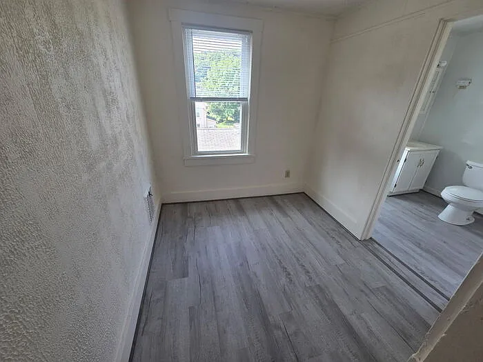 701 8th St #2 — Photo 3