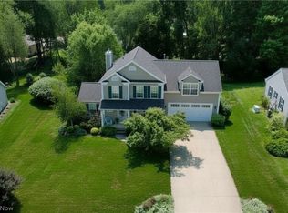 3328 Pine Ridge Dr, Ravenna, OH 44266