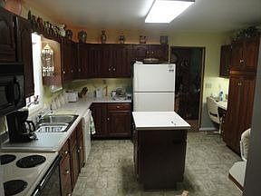 3rd image of 5 Livingston Dr