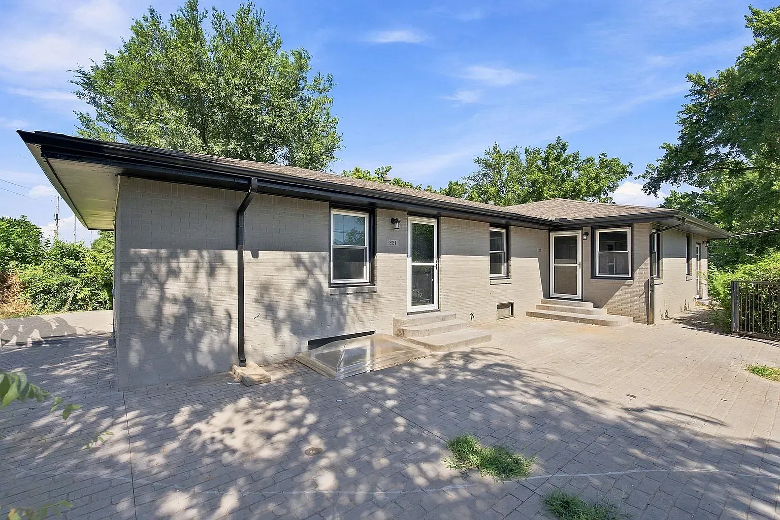 3 bed, $1,600 — Photo 4