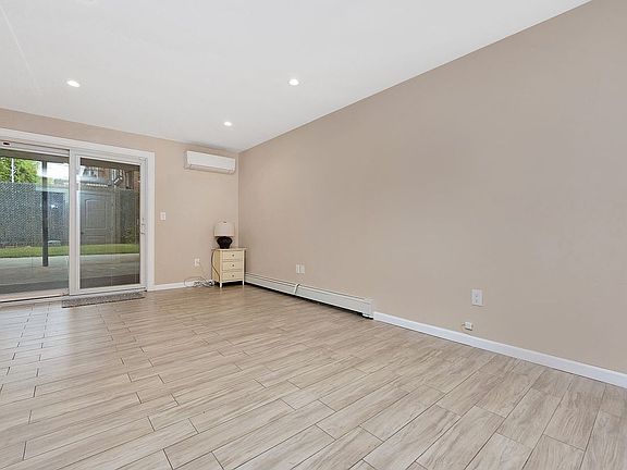 4th image of 61-27 69th St