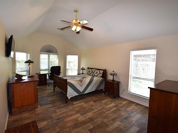 5th image of 3303 Deer Trail Dr