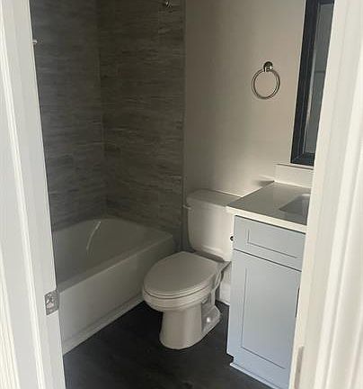 3rd image of 2572 Woodgate Blvd APT 101