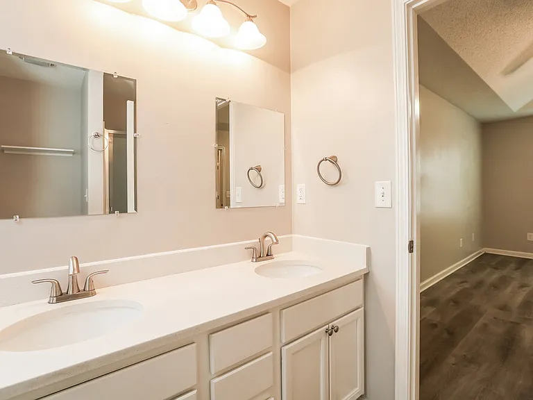 225 Comet Ct — Photo 13