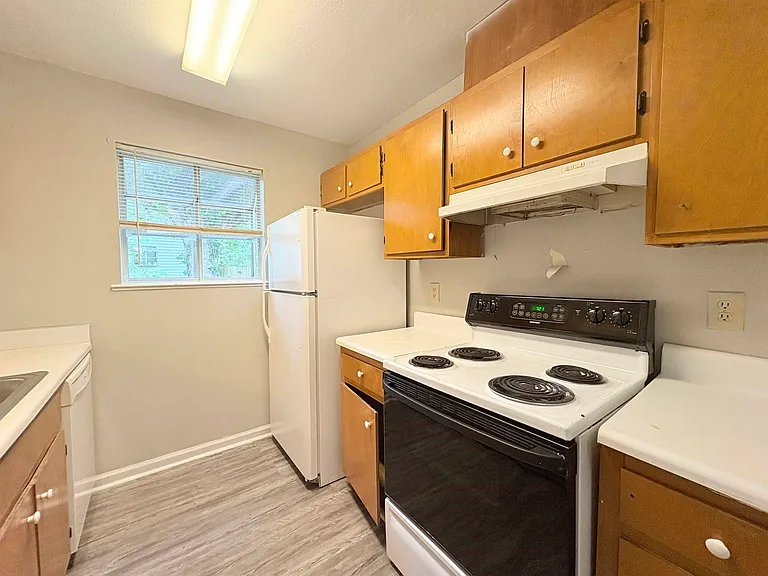 3910 Gaffney Loop — Photo 8