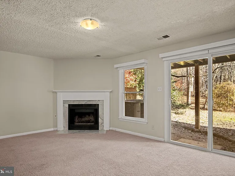 1602 Oak Spring Way — Photo 15