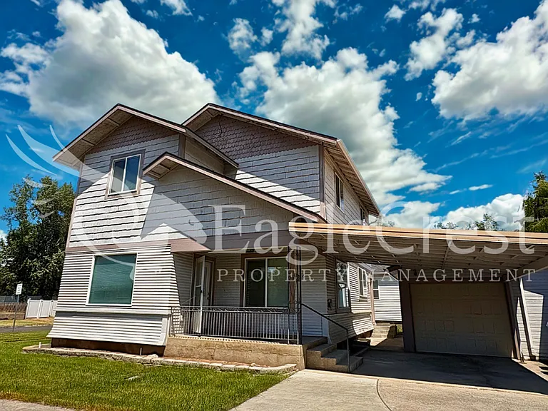 216 N Park St — Photo 3