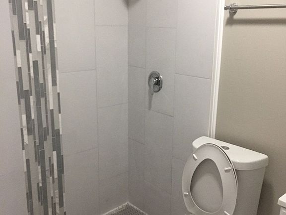 5th image of 1921 NE 51st St APT 3
