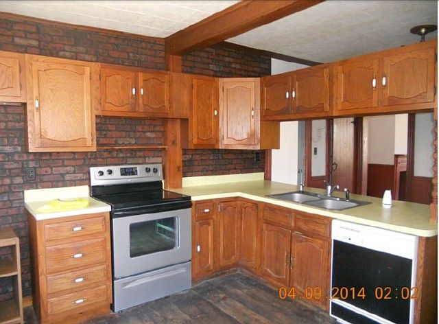 2nd image of 321 N Main St