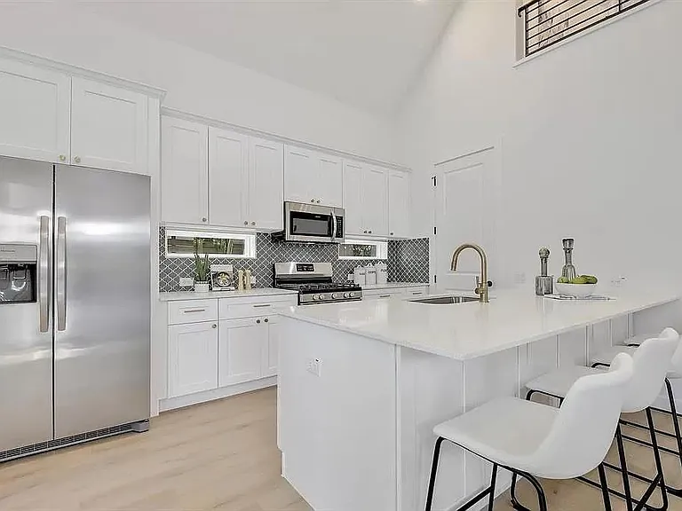 920 Cardinal Ln #2 — Photo 5