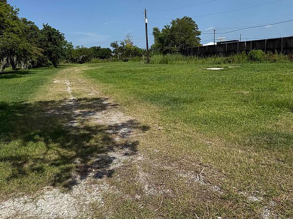4th image of 1557 Dr Beatrous Rd