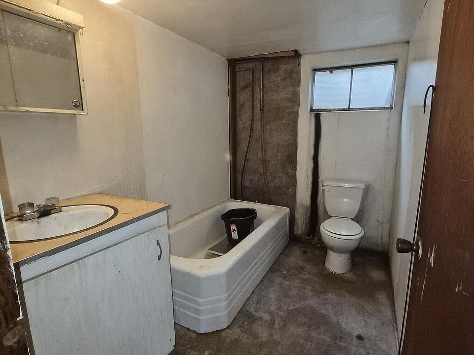 16th image of 2700 Westbrook Drive