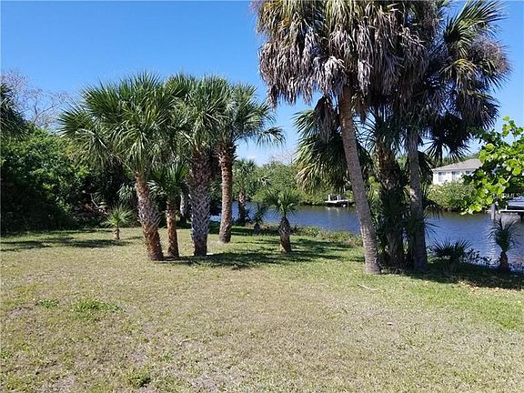 5th image of 18538 Ashcroft Cir