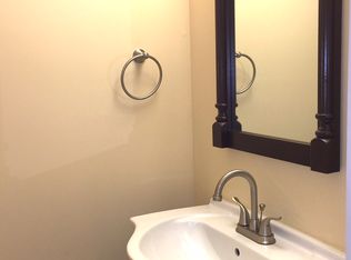 1582 Oregon Trl, Elk Grove Village, IL 60007