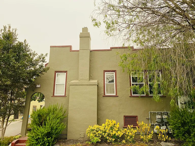 Urban Oasis! North Oakland 58th St Garden Apartments — Photo 16