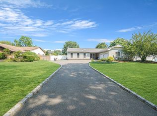 7 Oxbow Ct, East Northport, NY 11731