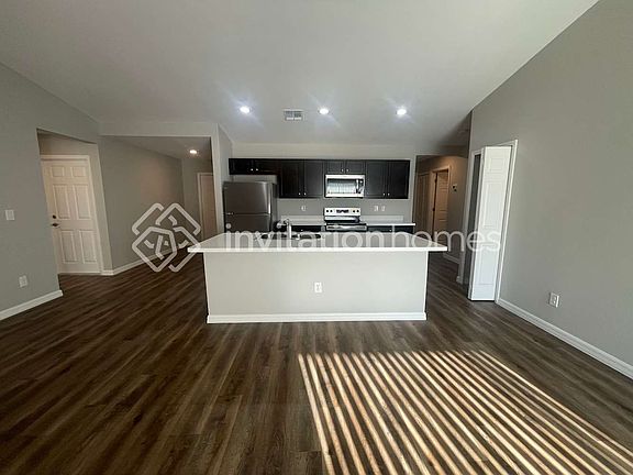 3rd image of 308 NW 12th Pl