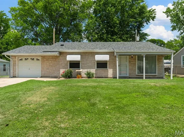 28 Steeplechase Dr, Saint Peters, MO 63376
