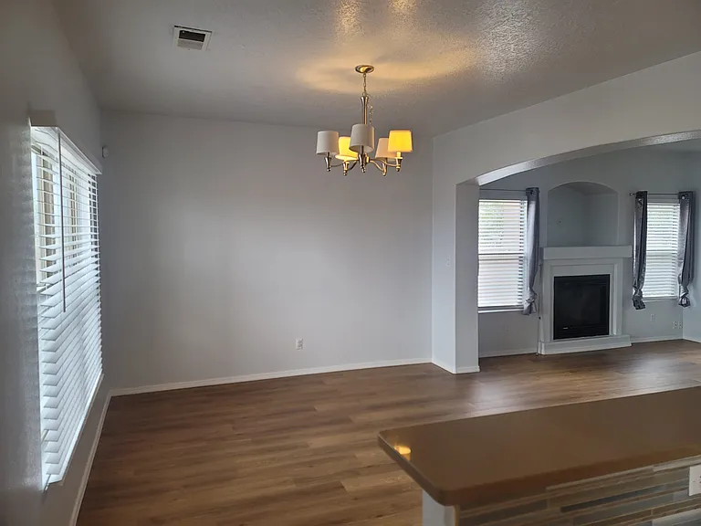 1418 Laguna Ct NE — Photo 7