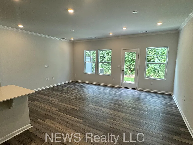 187 Peebles Dr — Photo 13