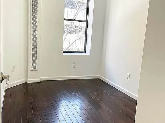 4th image of 171 Thompson St APT 19