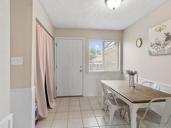 3rd image of 1418 Bill Carrol Dr