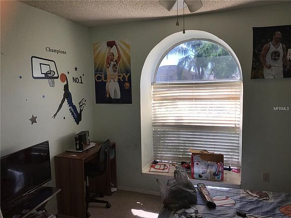 3rd image of 652 Lake Dexter Cir