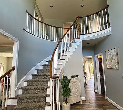 3rd image of 8219 Oakway Ln