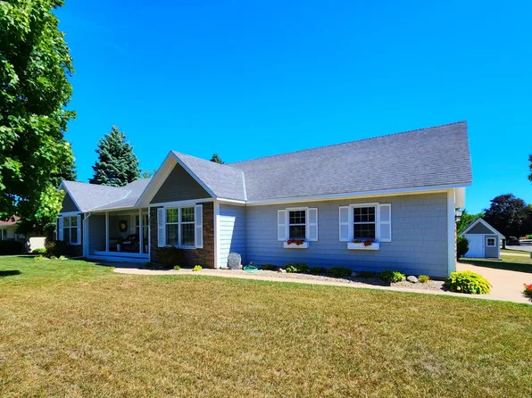 1800 Greenwood Dr, Albert Lea, MN 56007