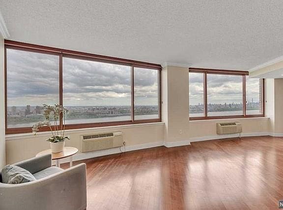 3rd image of 100 Old Palisade Rd APT 3505