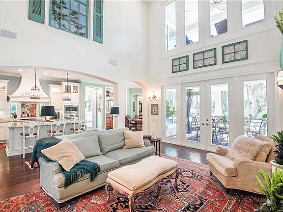 GREAT ROOM OPEN TO KITCHEN