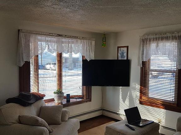 5th image of 729 Woodside Ave