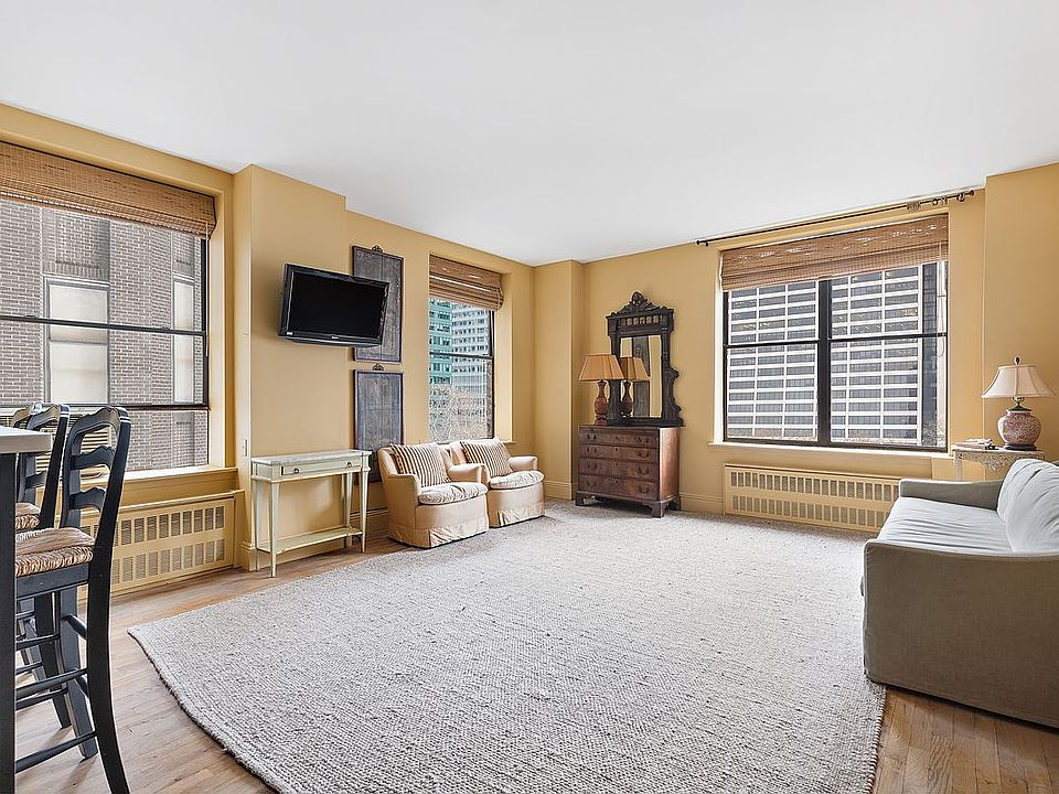 1st image of 32 W 40th St APT 8D
